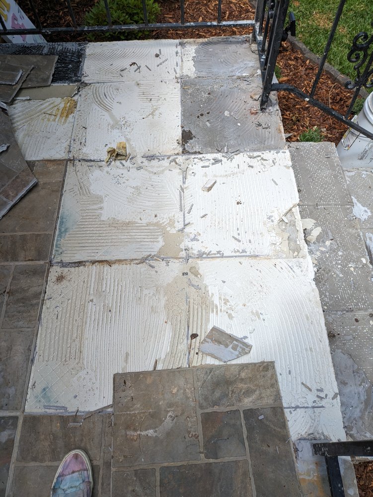 Slide of THA House Dr