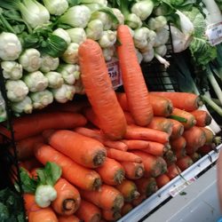 Festival Supermarket - Large carrots!