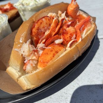 Guilford Lobster Pound - Lobster Roll - Seafood Near Me - Guilford, Connecticut Guilford Lobster Pound - Lobster Roll - Seafood Near Me - Guilford, Connecticut