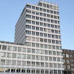 Motel One München-Campus - ... Frontansicht ...