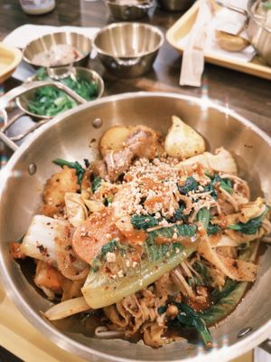 Lucky House Seafood Asian by null