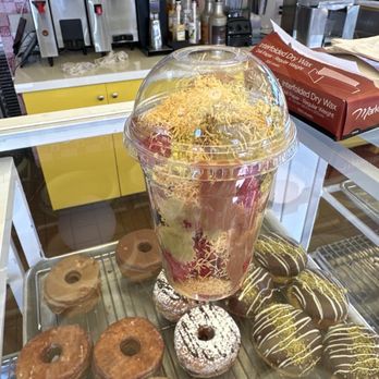 Friendly Donuts - best dubai chocolate strawberries ever!! have to come and get them every time i'm in town!! - Donuts Near Me - Orange, California
