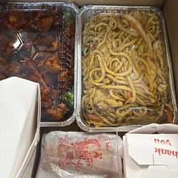 Best Food In Town - Chicken House Lo Mein &General Tso's Chicken (COMBO)
