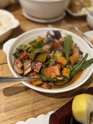 Patio Filipino by null