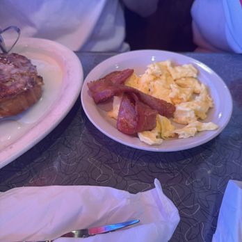 Mo's Egg House - Scrambled eggs and bacon - Breakfast & Brunch Near Me - Temecula, California