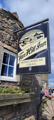 Tan Hill Inn by null