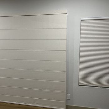 IL Progetto - Roman shade covering sliding glass door, honeycomb shade on window - Shades & Blinds Near Me - San Diego, California IL Progetto - Roman shade covering sliding glass door, honeycomb shade on window - Shades & Blinds Near Me - San Diego, California