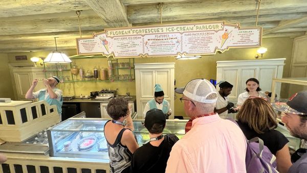 Florean Fortescue's Ice-Cream Parlour by null