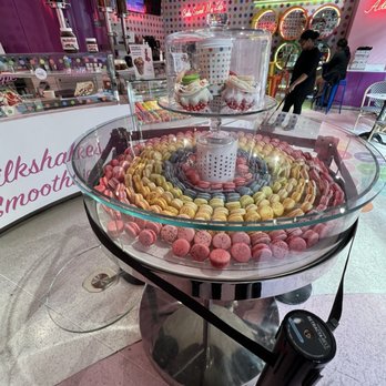 Sweet Sin Bakery & Cafe - Sweet Sin Bakery @ The Linq Las Vegas, NV March 2026 - Desserts Near Me - Las Vegas, Nevada Sweet Sin Bakery & Cafe - Sweet Sin Bakery @ The Linq Las Vegas, NV March 2026 - Desserts Near Me - Las Vegas, Nevada