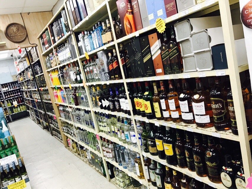 CARLE PLACE WINE AND LIQUORS Updated October 2024 11 Photos 459