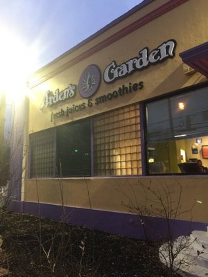 Arden's Garden Juice Bar & Smoothies East Point by null