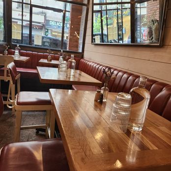 Holybelly - Breakfast & Brunch Near Me - Paris, 75 Holybelly - Breakfast & Brunch Near Me - Paris, 75
