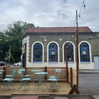 St Francis Ice Cream - Cute outdoor seating - Ice Cream & Frozen Yogurt Near Me - Portland, Oregon St Francis Ice Cream - Cute outdoor seating - Ice Cream & Frozen Yogurt Near Me - Portland, Oregon