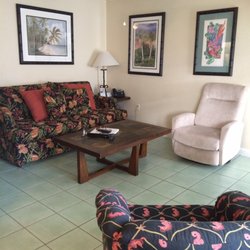 Tradewinds Resort - Living area