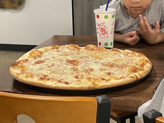 Hysen's Nizza Pizza by null
