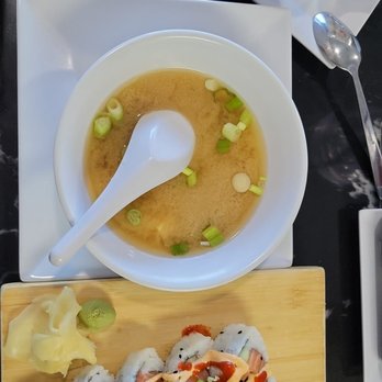 Sushi 2 Mee - Miso soup and spicy salmon roll - Sushi Bars Near Me - Miami, Florida Sushi 2 Mee - Miso soup and spicy salmon roll - Sushi Bars Near Me - Miami, Florida