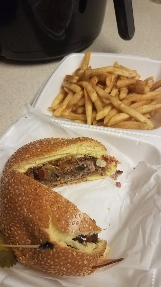 BACIO’S 17 W Broad St, Palmyra, New Jersey Italian Restaurant