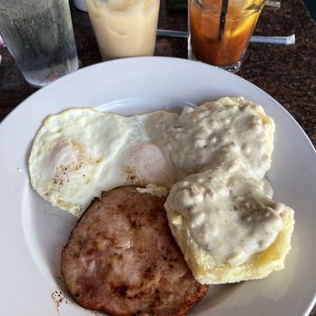 White Wolf Cafe - Biscuit & Gravy - New American Near Me - Orlando, Florida White Wolf Cafe - Biscuit & Gravy - New American Near Me - Orlando, Florida