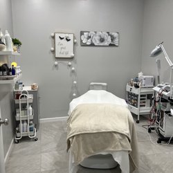 Vic Nails And Spa
