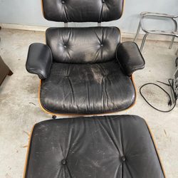 AH Furniture Repair & Reupholstery