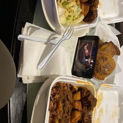 Bodeau's Caribbean Cuisine - Oxtail Dinner Plate, Mac and Cheese, Empanada Beef