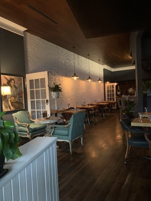Mr. Braxton Bar & Kitchen by null