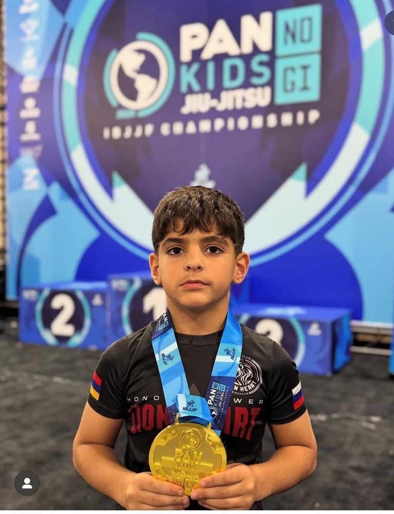 Gracie Barra Roseville Logo