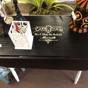 Design On A Dime - Antiques in St Charles and St Louis - Furniture Stores Near Me - Saint Charles, Missouri