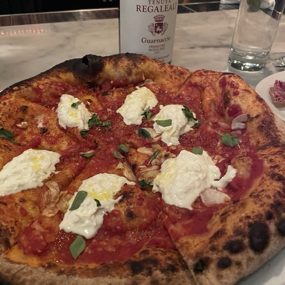 Ciccio - Tomato pizza, and yes we ate it all. - Pizza Near Me - Yountville, California