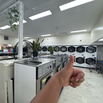 Ena Laundry - Perfect clean and efficient laundry mat !! - Laundry Services Near Me - Honolulu, Hawaii