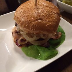 Handmade Burger - Chicken, bacon and bbq sauce burger