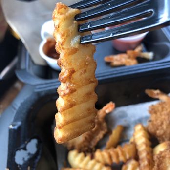 Miami Grill - Shrimp 'n' Chips Basket yum yum yum - Cheesesteaks Near Me - West Park, Florida
