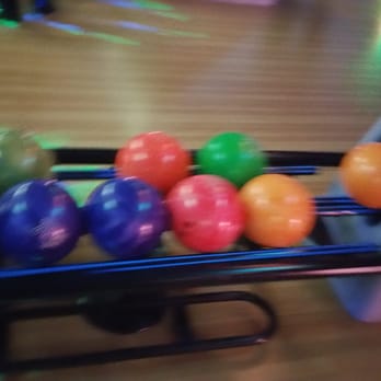 Pinz Bowling Kitchen + Bar - Bowling Near Me - Studio City, California