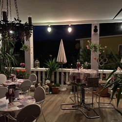 Cafe Wien - Terrasse mit Bachrauschen, Seeblick u. Musik