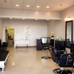 Wonderful Threading & Henna Art - Interior of the store