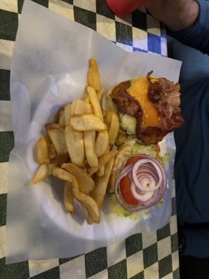 RG Burgers and Grill by null