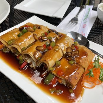 Veggie House - Enoki Mushroom Tofu Skin Rolls - Vegan Near Me - Chicago, Illinois Veggie House - Enoki Mushroom Tofu Skin Rolls - Vegan Near Me - Chicago, Illinois