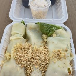 Lumpiang Sariwa is one of the healthiest and most delicious dishes Filipino cuisine has to offer. Also known as "Fresh Lumpia," Lumpiang Sariwa is one of the healthiest and most delicious dishes Filipino cuisine has to offer. Also known as "Fresh Lumpia,"
