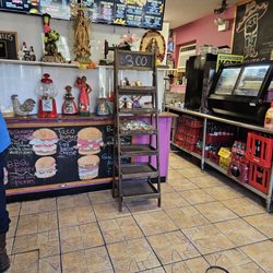 Tacos Burger and More - Inside