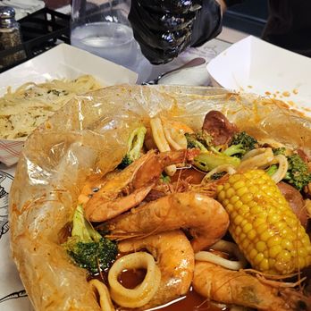 Cap't Loui Seafood Boil - Cajun/Creole Near Me - Los Angeles, California
