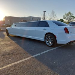 Virginia Limousine  - 10 passenger Chrysler 300