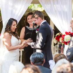 Officiant Amber - Amber Officiating