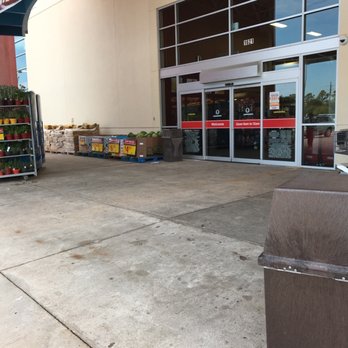 H-E-B - ows an empty grocery store - Grocery Near Me - Katy, Texas