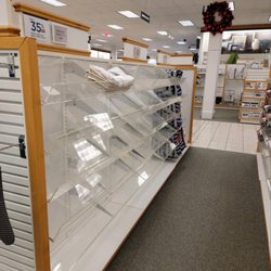 Kohl's - Lots of empty shelves
