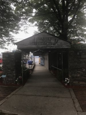 Barley on the Hudson by null