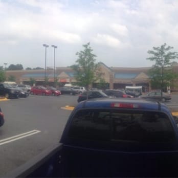 Giant - Taken from the sideway on east west hwy. - Grocery Near Me - Hyattsville, Maryland Giant - Taken from the sideway on east west hwy. - Grocery Near Me - Hyattsville, Maryland
