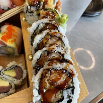 Oola Mala - Love boat - shrimp tempura roll - Noodles Near Me - Saint Johns, Florida