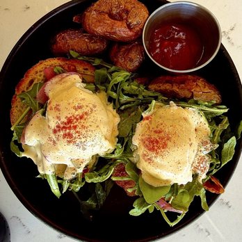 Small Barn - Eggs Benedict - New American Near Me - Temecula, California