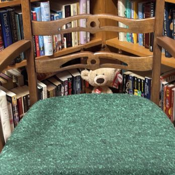 Books'n Bears - Books and Bears comes by its name honestly...there are bears. - Bookstores Near Me - Florence, Oregon