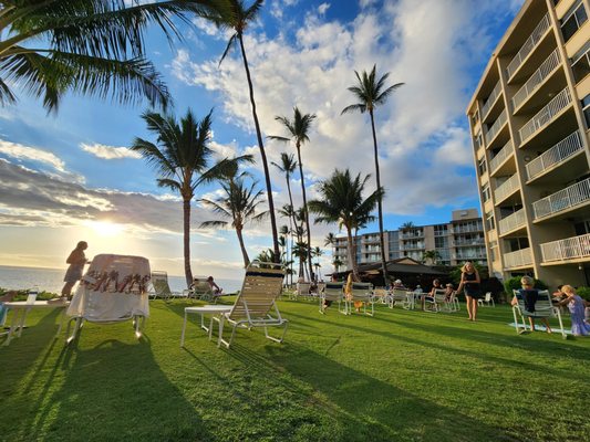 The Hale Pau Hana by null